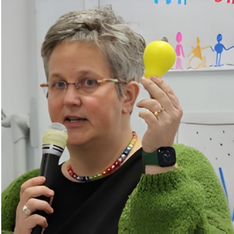 Carolin Emrich, Bremen (Kursleitung, alle Termine)