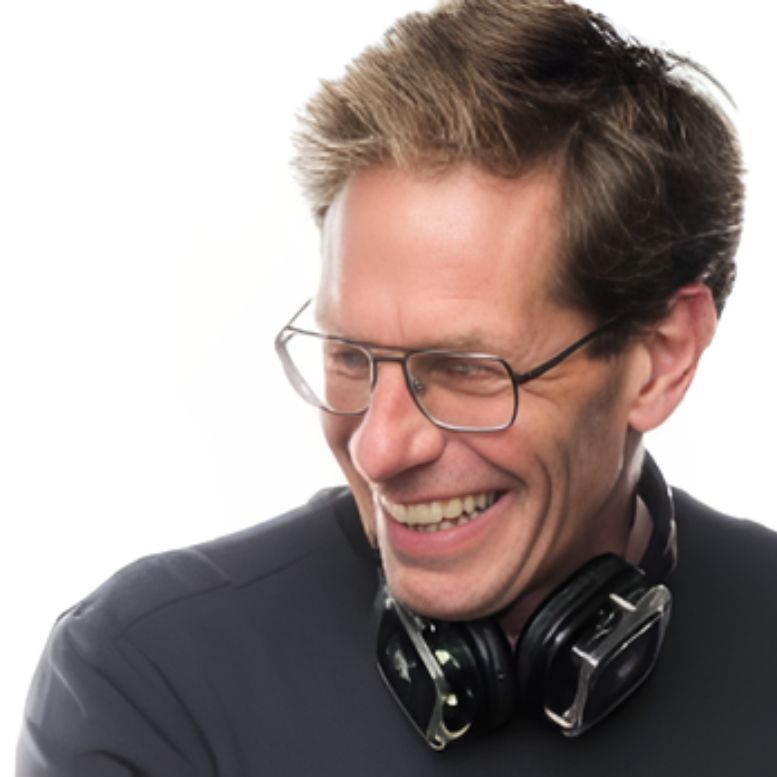 Tobias Zahn, Dipl. Sozialpädagoge FH, Eidg. Ausbilder, 3J. Ausbildung in Regressionstherapie und Familienstellen usw.